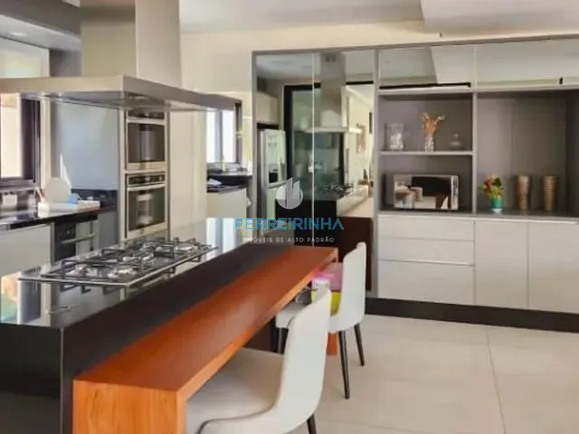 Casa com 550m² 5 quartos e 5 banheiros, à venda, no bairro Jardim do Golfe em São José dos Campos
