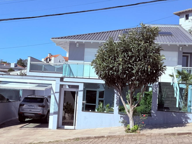 Casa com 278m² 4 quartos e 3 banheiros, à venda, no bairro Santa Cruz em Nova Prata