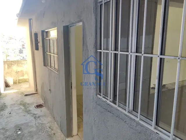 Casa 2 quartos e 2 banheiros, para alugar, no bairro Jardim Lucélia em São Paulo