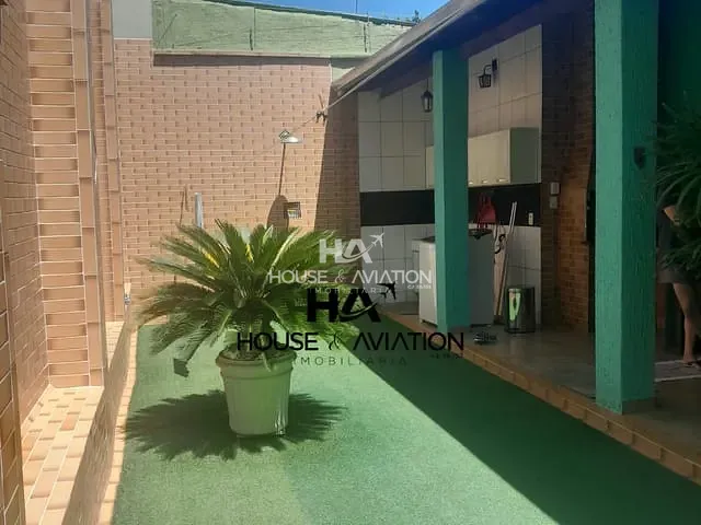 Casa com 300m² 3 quartos e 3 banheiros, à venda, no bairro Residencial Recanto do Bosque em Goiânia