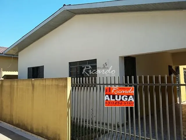 Casa com 80m² 2 quartos e 1 banheiro, para alugar, no bairro Vila Araponguinha em Arapongas