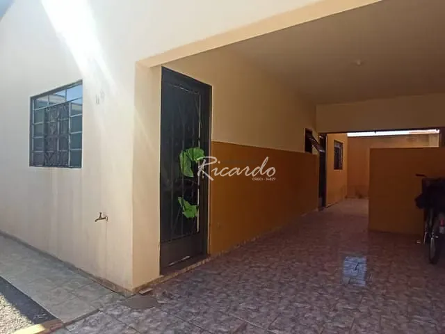 Casa com 80m² 2 quartos e 1 banheiro, para alugar, no bairro Vila Araponguinha em Arapongas