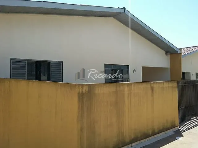 Casa com 80m² 2 quartos e 1 banheiro, para alugar, no bairro Vila Araponguinha em Arapongas