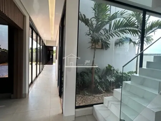 Casa 4 quartos e 4 banheiros, à venda, no bairro Granja Marileusa em Uberlândia