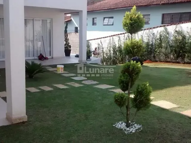 Casa com 1200m² 4 quartos e 5 banheiros, à venda, no bairro Centro em Arujá