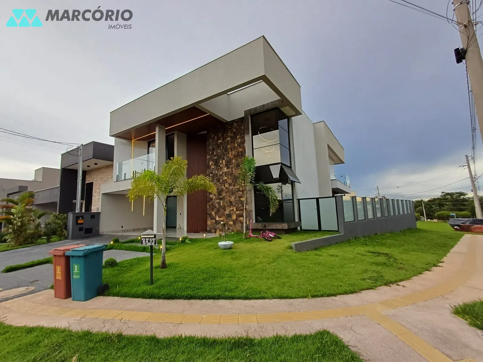 Casa, 4 quartos, 317 m² - Foto 1