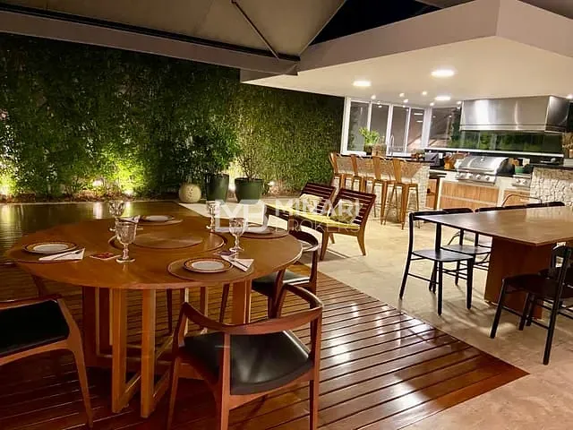 Casa com 1200m² 5 quartos e 8 banheiros, à venda, no bairro Tamboré em Santana de Parnaíba