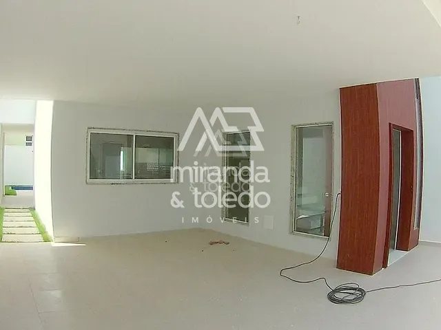 Casa com 170m² 3 quartos e 4 banheiros, à venda, no bairro Praia do Morro em Guarapari