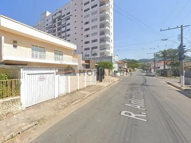 Casa com 210m² 3 quartos e 1 banheiro, à venda, no bairro Pinheirinho em Itajubá