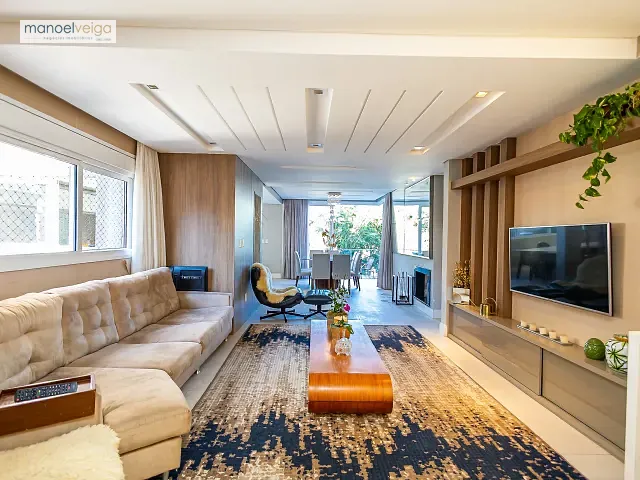Casa com 294m² 4 quartos e 4 banheiros, à venda, no bairro Santa Cândida em Curitiba