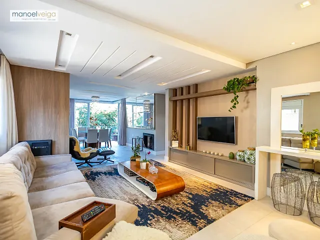 Casa com 294m² 4 quartos e 4 banheiros, à venda, no bairro Santa Cândida em Curitiba