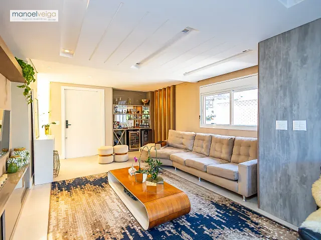 Casa com 294m² 4 quartos e 4 banheiros, à venda, no bairro Santa Cândida em Curitiba