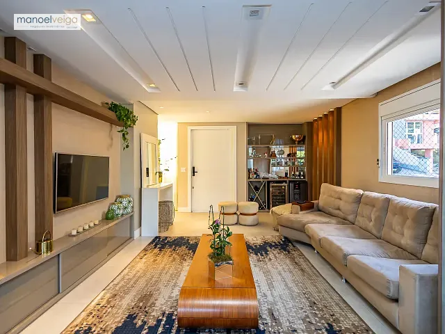 Casa com 294m² 4 quartos e 4 banheiros, à venda, no bairro Santa Cândida em Curitiba