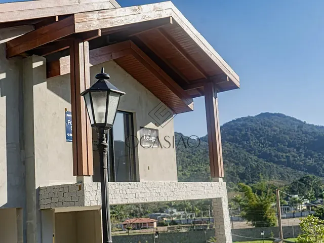 Casa com 456m² 4 quartos e 6 banheiros, à venda, no bairro CASA BRANCA em Itapema