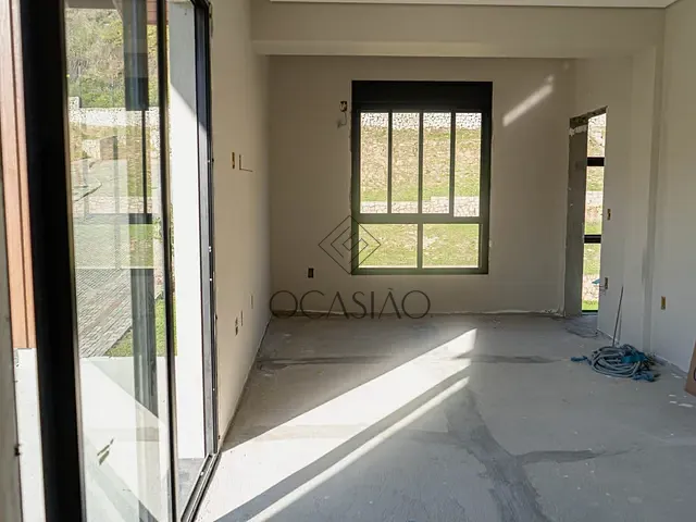 Casa com 456m² 4 quartos e 6 banheiros, à venda, no bairro CASA BRANCA em Itapema