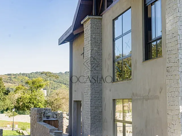 Casa com 456m² 4 quartos e 6 banheiros, à venda, no bairro CASA BRANCA em Itapema