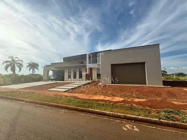Casa com 2222m² 3 quartos e 4 banheiros, à venda, no bairro Condomínio Florestal Florata em Santo Antônio de Goiás