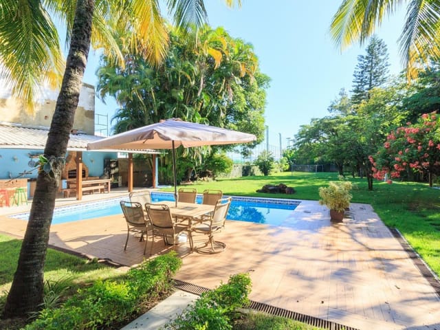 Casa com 1980m² 5 quartos e 6 banheiros, à venda, no bairro Barra da Tijuca em Rio de Janeiro