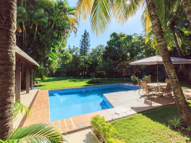 Casa com 1980m² 5 quartos e 6 banheiros, à venda, no bairro Barra da Tijuca em Rio de Janeiro