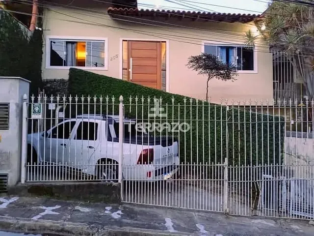 Casa com 248m² 3 quartos e 1 banheiro, à venda, no bairro Monte Castelo em Volta Redonda