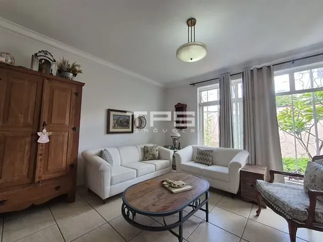 Casa com 300m² 3 quartos e 2 banheiros, à venda, no bairro Vila Paraíba em Guaratinguetá
