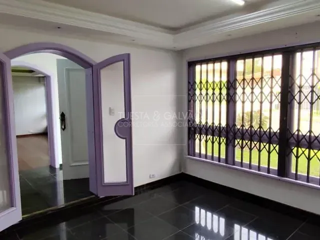 Casa com 600m² 6 quartos e 6 banheiros, para alugar, no bairro Santa Quitéria em Curitiba