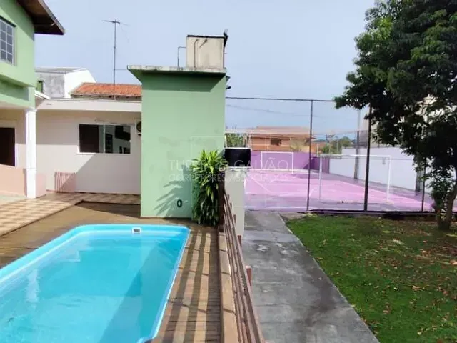 Casa com 600m² 6 quartos e 6 banheiros, para alugar, no bairro Santa Quitéria em Curitiba