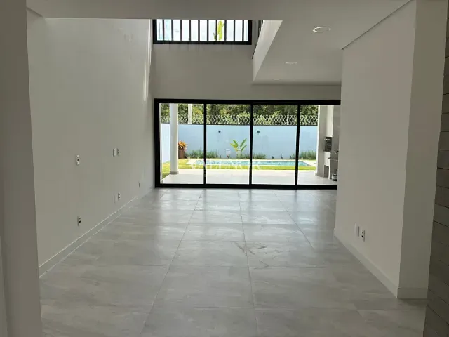 Casa com 287m² 3 quartos e 5 banheiros, à venda, no bairro Jardim Tereza Cristina em Jundiaí