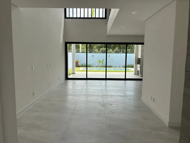 Casa com 287m² 3 quartos e 5 banheiros, à venda, no bairro Jardim Tereza Cristina em Jundiaí