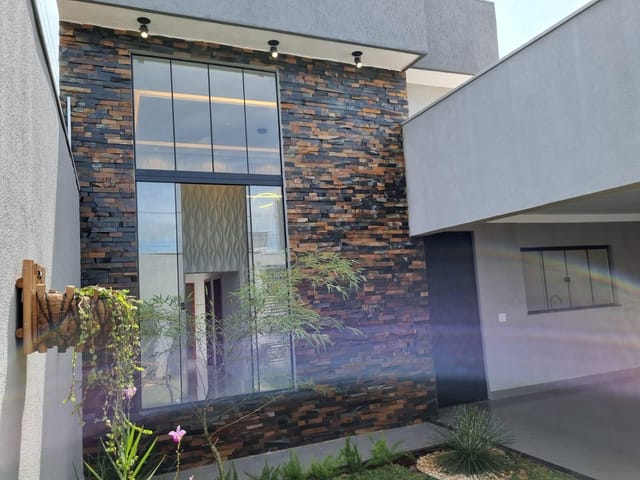 Casa 3 quartos e 2 banheiros, à venda, no bairro Residencial Tangará em Anápolis