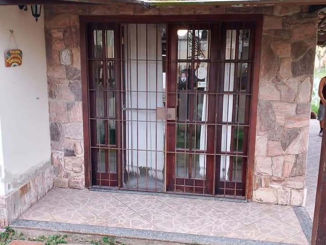 Casa 2 quartos e 1 banheiro, à venda, no bairro Extensão do Bosque em Rio das Ostras