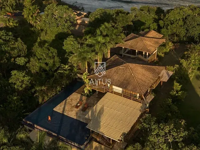 Casa 4 quartos e 6 banheiros, à venda, no bairro Itacaré em Itacaré