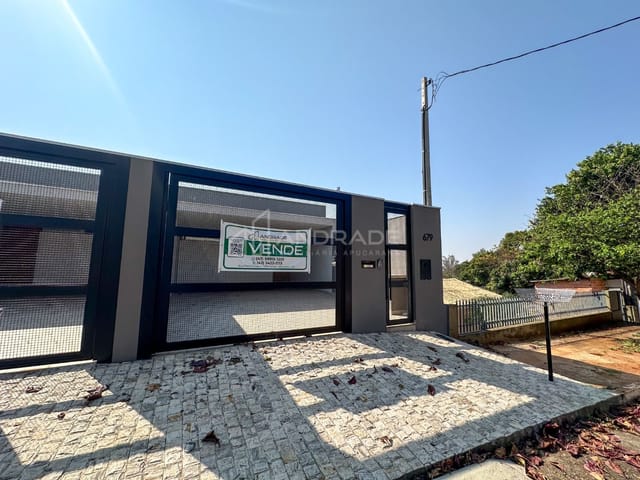 Casa com 220m² 3 quartos e 3 banheiros, à venda, no bairro Loteamento Sao Sebastiao em Apucarana