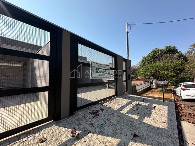 Casa com 220m² 3 quartos e 3 banheiros, à venda, no bairro Loteamento Sao Sebastiao em Apucarana