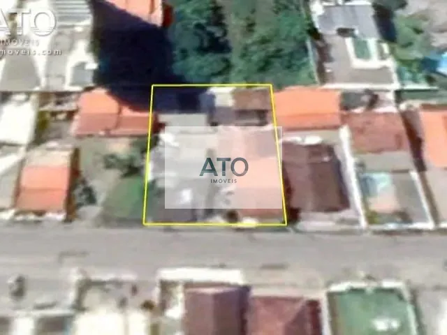 Casa com 700m², à venda, no bairro Centro em Tijucas