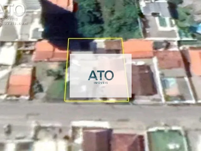 Casa com 700m², à venda, no bairro Centro em Tijucas