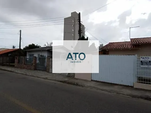 Casa com 700m², à venda, no bairro Centro em Tijucas