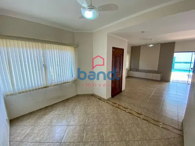 Casa com 400m² 3 quartos e 2 banheiros, à venda, no bairro Vila Alcala em Porto Feliz