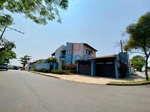 Casa com 400m² 3 quartos e 2 banheiros, à venda, no bairro Vila Alcala em Porto Feliz