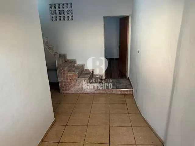 Casa 3 quartos e 1 banheiro, para alugar, no bairro Conjunto Habitacional Vale do Jatobá (Barreiro) em Belo Horizonte