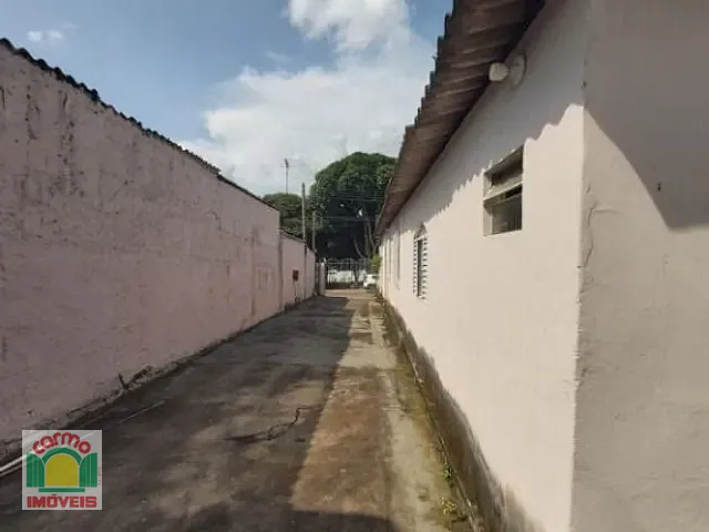 Casa com 403m² 4 quartos e 3 banheiros, à venda, no bairro Village Jardim Anápolis em Anápolis