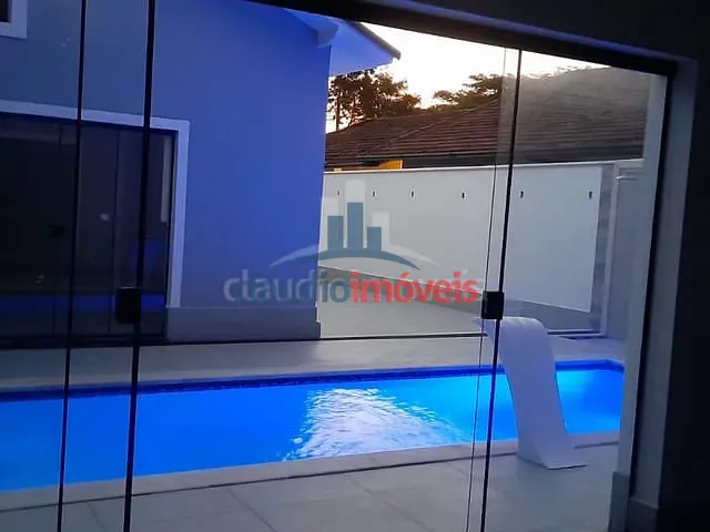Casa com 800m² 4 quartos e 1 banheiro, à venda ou para alugar, no bairro Laranjal em Volta Redonda