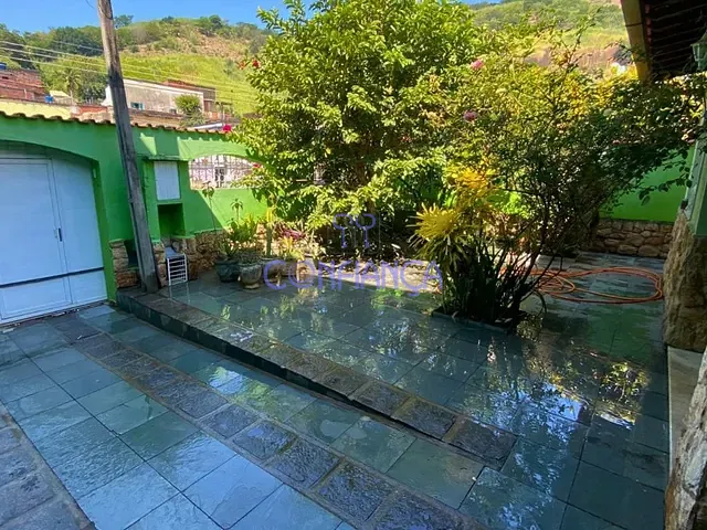 Casa com 225m² 2 quartos e 2 banheiros, à venda ou para alugar, no bairro Campo Grande em Rio de Janeiro