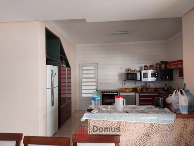 Casa com 500m², à venda, no bairro Piracangaguá em Taubaté