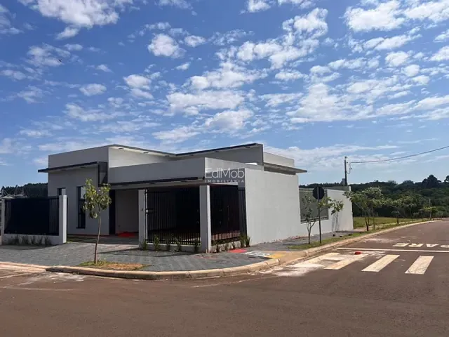 Casa com 317m² 3 quartos e 2 banheiros, à venda, no bairro Paraíso Tropical I em Cascavel