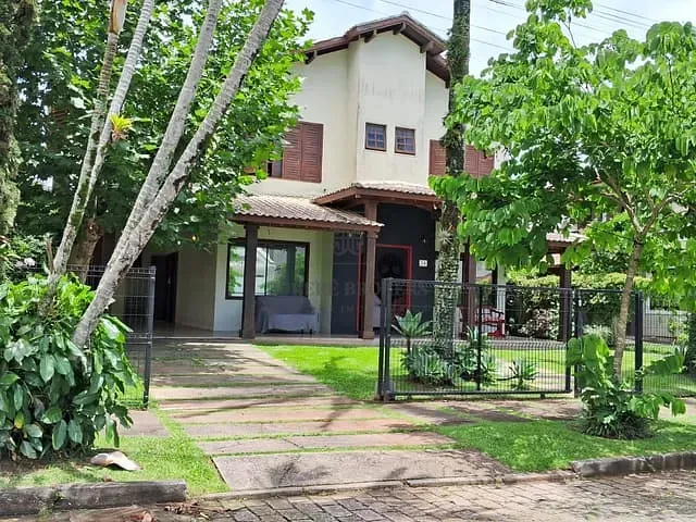Casa 4 quartos e 5 banheiros, à venda, no bairro Jurerê Internacional em Florianópolis