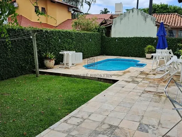 Casa 4 quartos e 5 banheiros, à venda, no bairro Jurerê Internacional em Florianópolis
