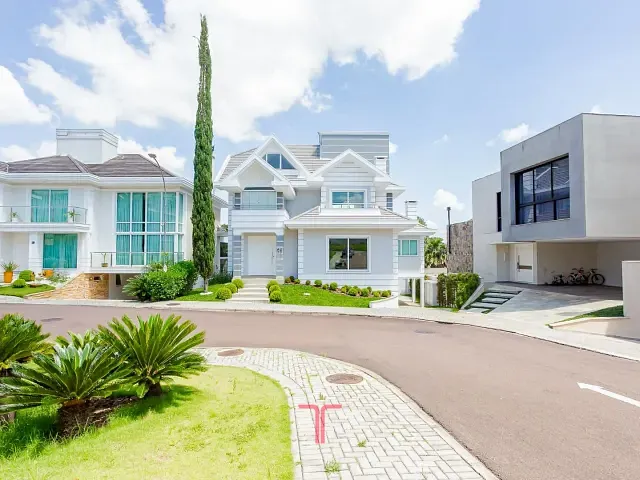 Casa com 550m² 5 quartos e 6 banheiros, para alugar, no bairro Uberaba em Curitiba