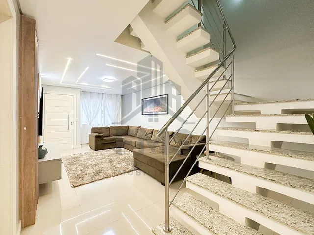 Casa com 272m² 3 quartos e 4 banheiros, à venda, no bairro Campo Comprido em Curitiba