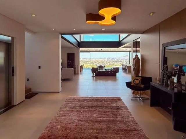 Casa com 900m² 4 quartos e 4 banheiros, à venda, no bairro Condomínio Reserva do Paratehy em São José dos Campos